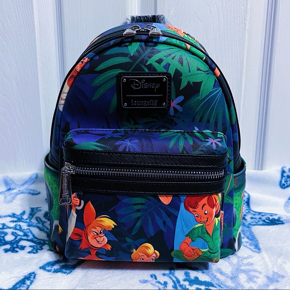 NWT 🧚🏻‍♀️✨ Loungefly Disney Peter Pan Scenes Backpack